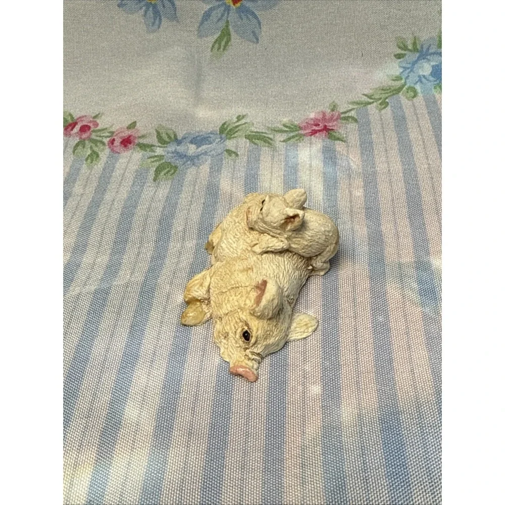 Mini Pig Figurine 1